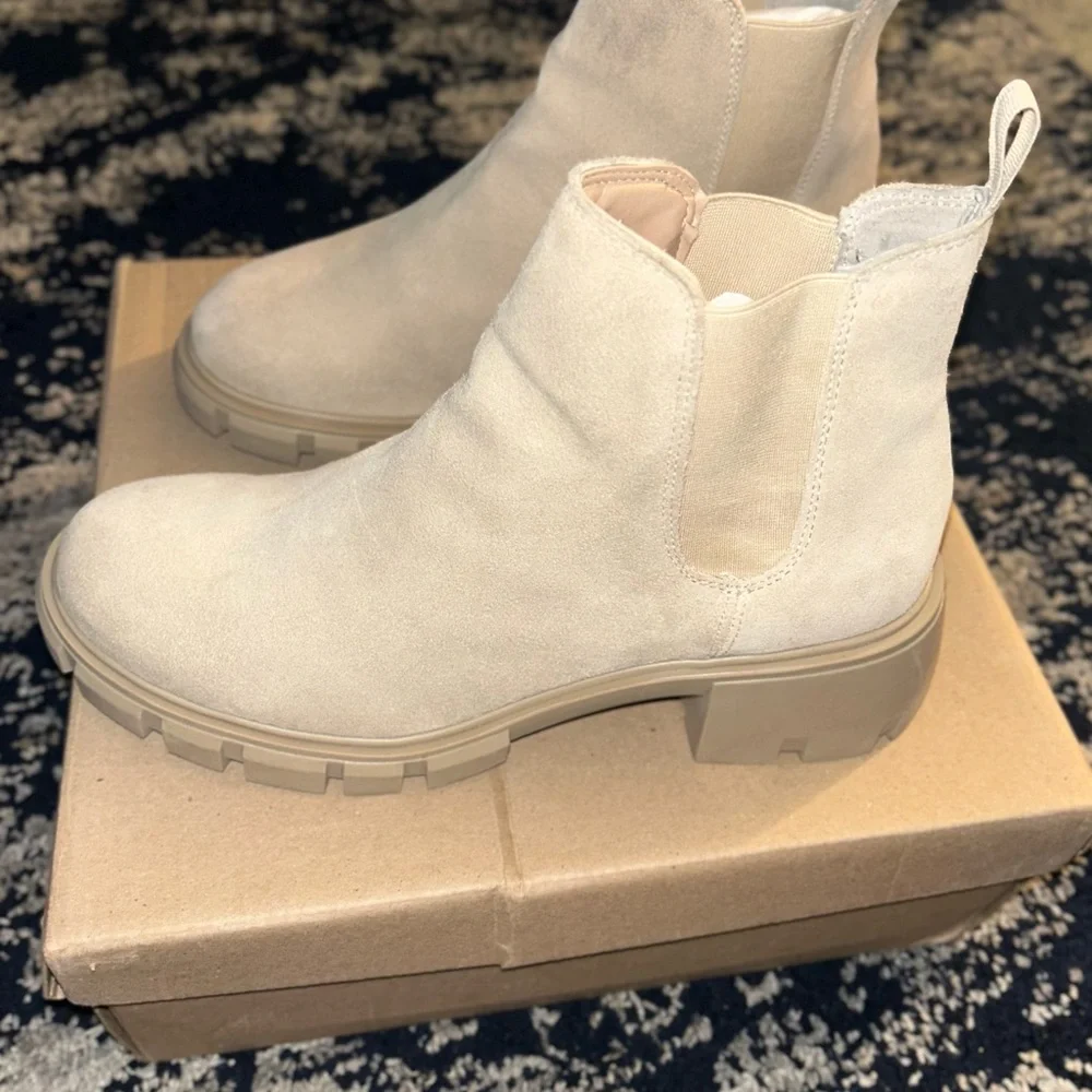 Steve Madden Cream Ankle Booties - Picture 7 of 8
